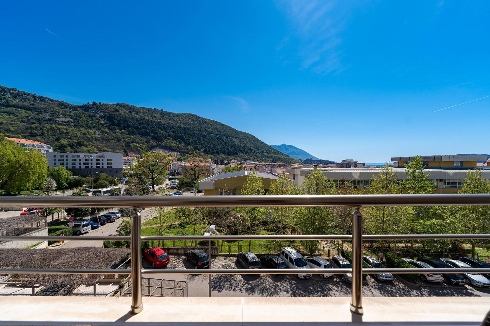 Lovely With Panoramic View Апартаменты *